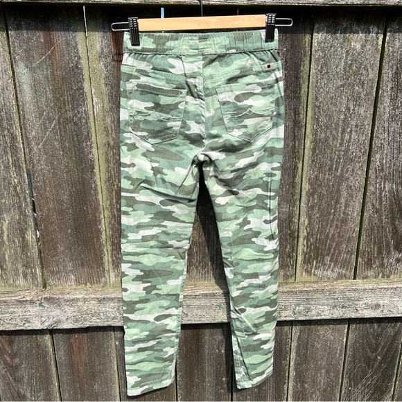 Girls Lucky Brand Jegging Camo Pants - Picture 2 of 8
